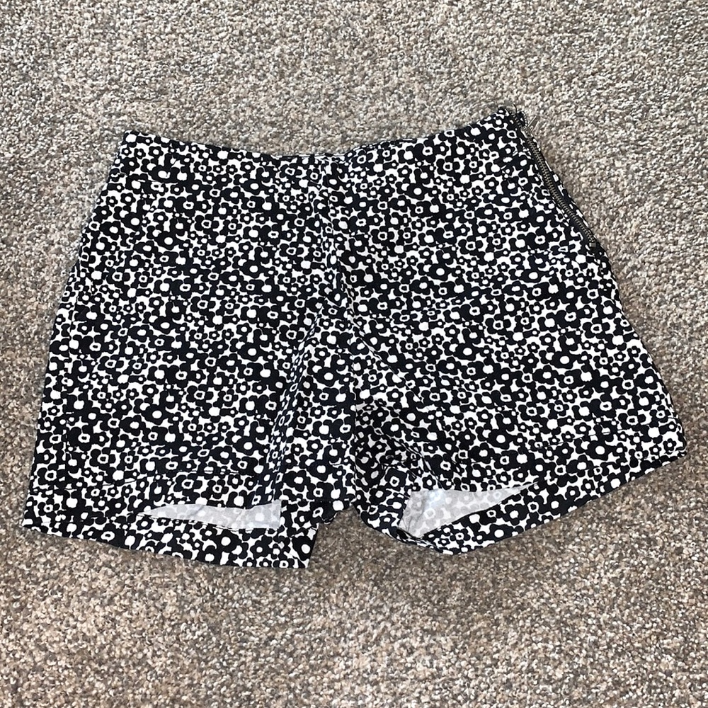 High waisted BeBop floral shorts, size 3